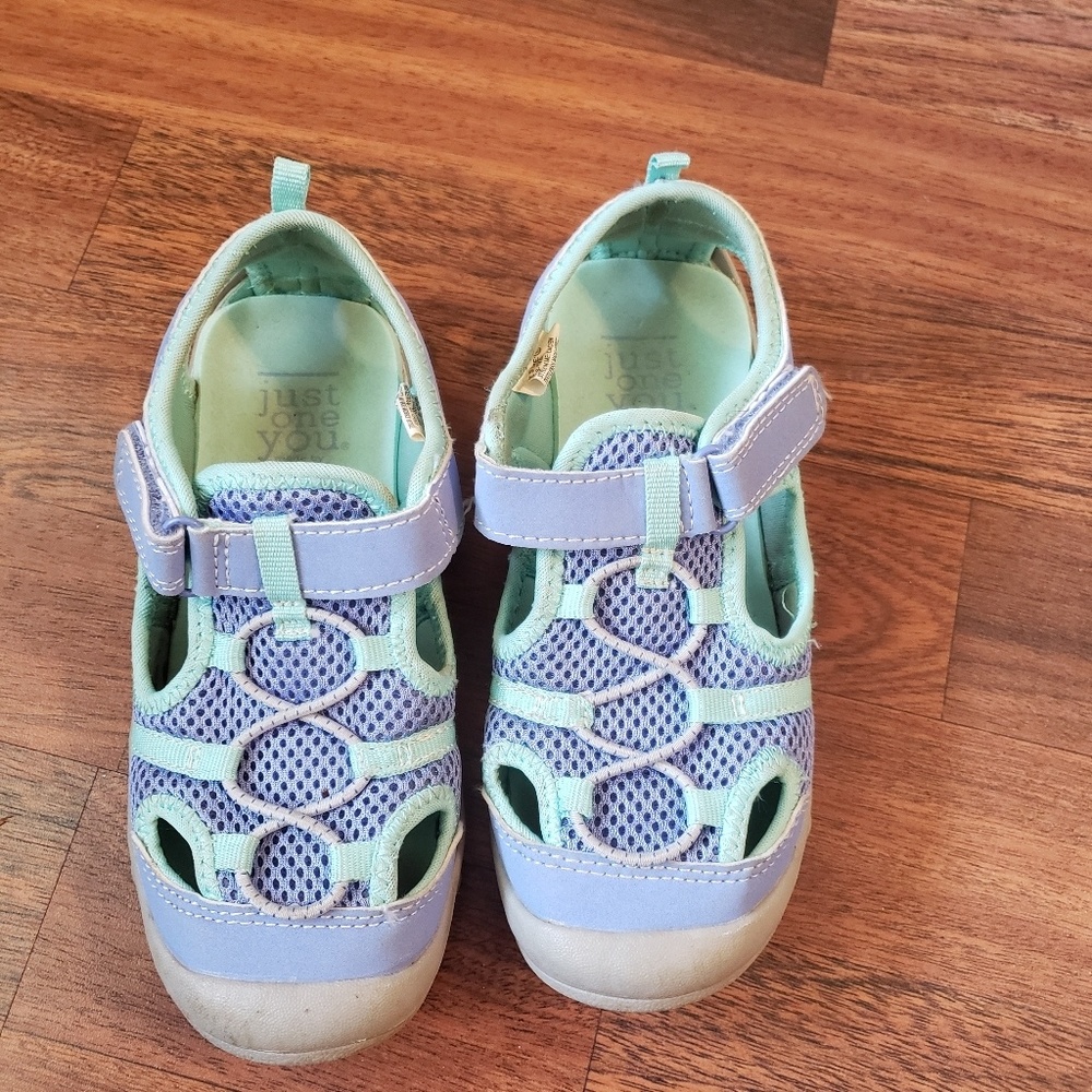 Girls shoes size 11